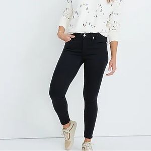 9" mid-rise skinny jeans in lunar wash: tencel™ denim edition